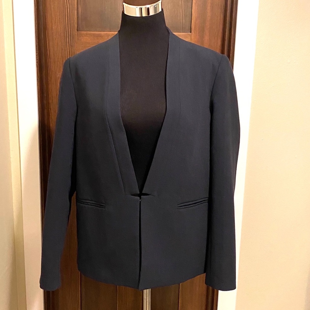 Color Block Navy Colarless Blazer